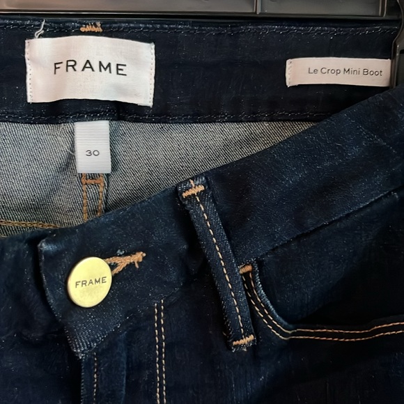 Frame Denim Le Crop Mini Boot jeans in dark wash with contrast stitching - Picture 2 of 6